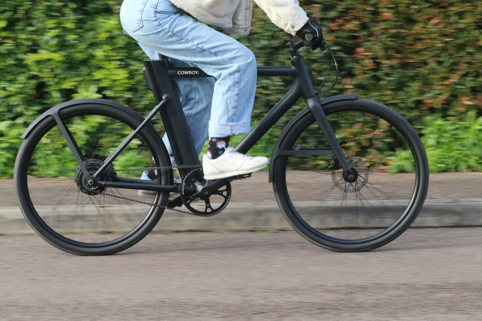 COWBOY在获得B公司地位后开始销售翻新电动自行车