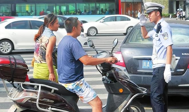 疫情之下，电动自行车出行是最绿色的，请求放开载人